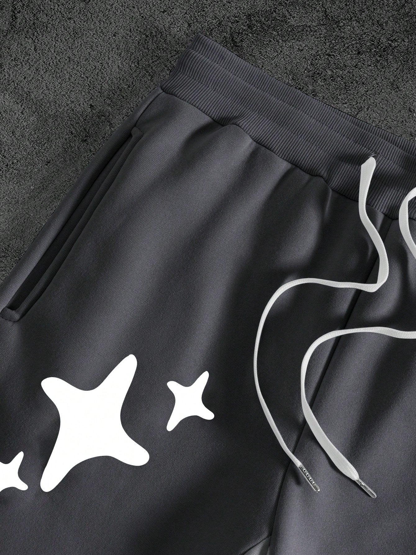 Men's Graphic Hoodie & Sweatpants Set - Manfinity Streetrush Collection