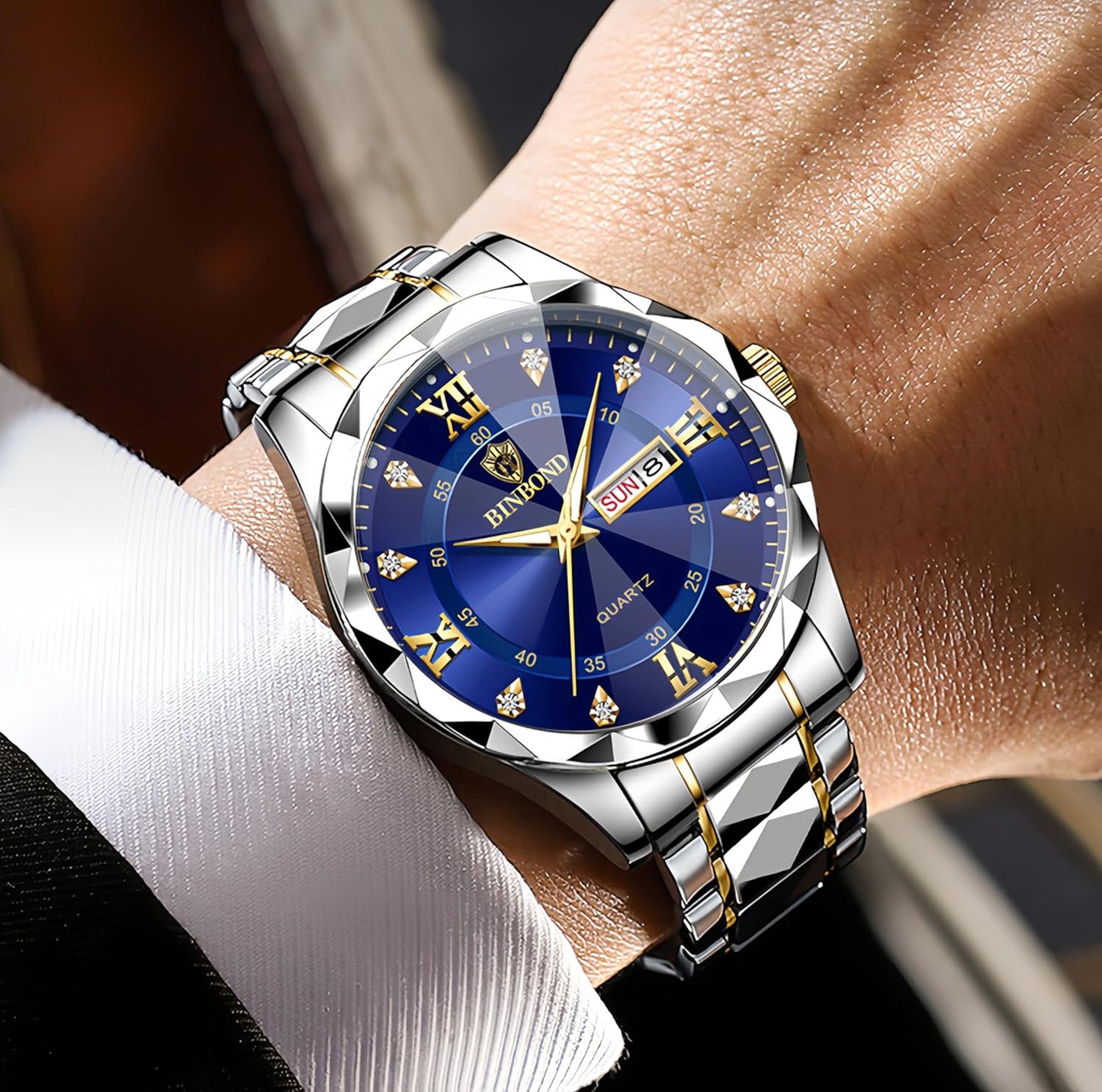 Luxury Men'S and Women'S Business Diamond Stainless Steel Waterproof Roman Numeral Analog Quartz Watch with Day-Date Calendar, Gold and Silver Tone